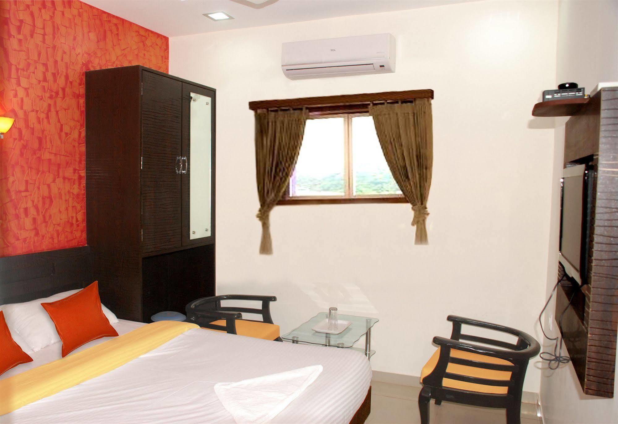 Fabexpress Adore Inn - Nr Mumbai International Airport Exterior photo